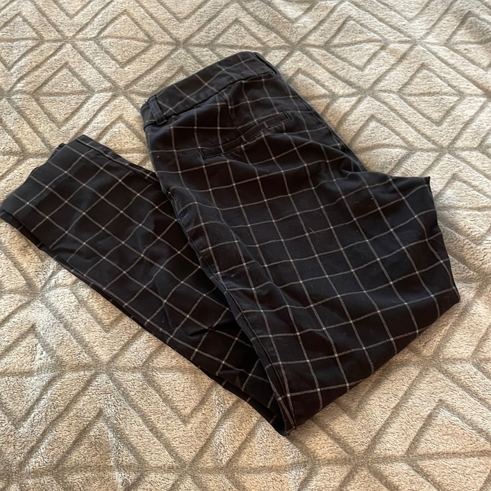 Adorable Black and White Checkered Old Navy Skinny Trousers